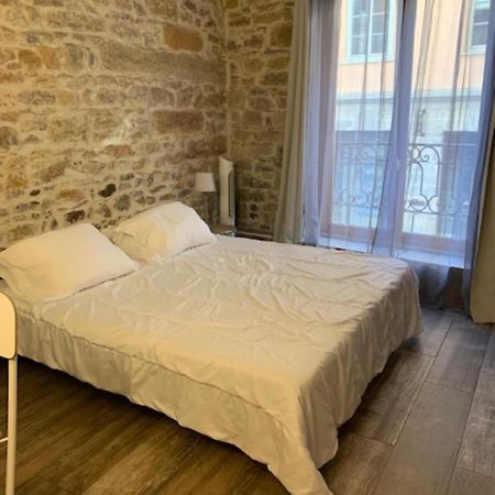 Studio With Exposed Stone Vieux Lyon Ngoại thất bức ảnh