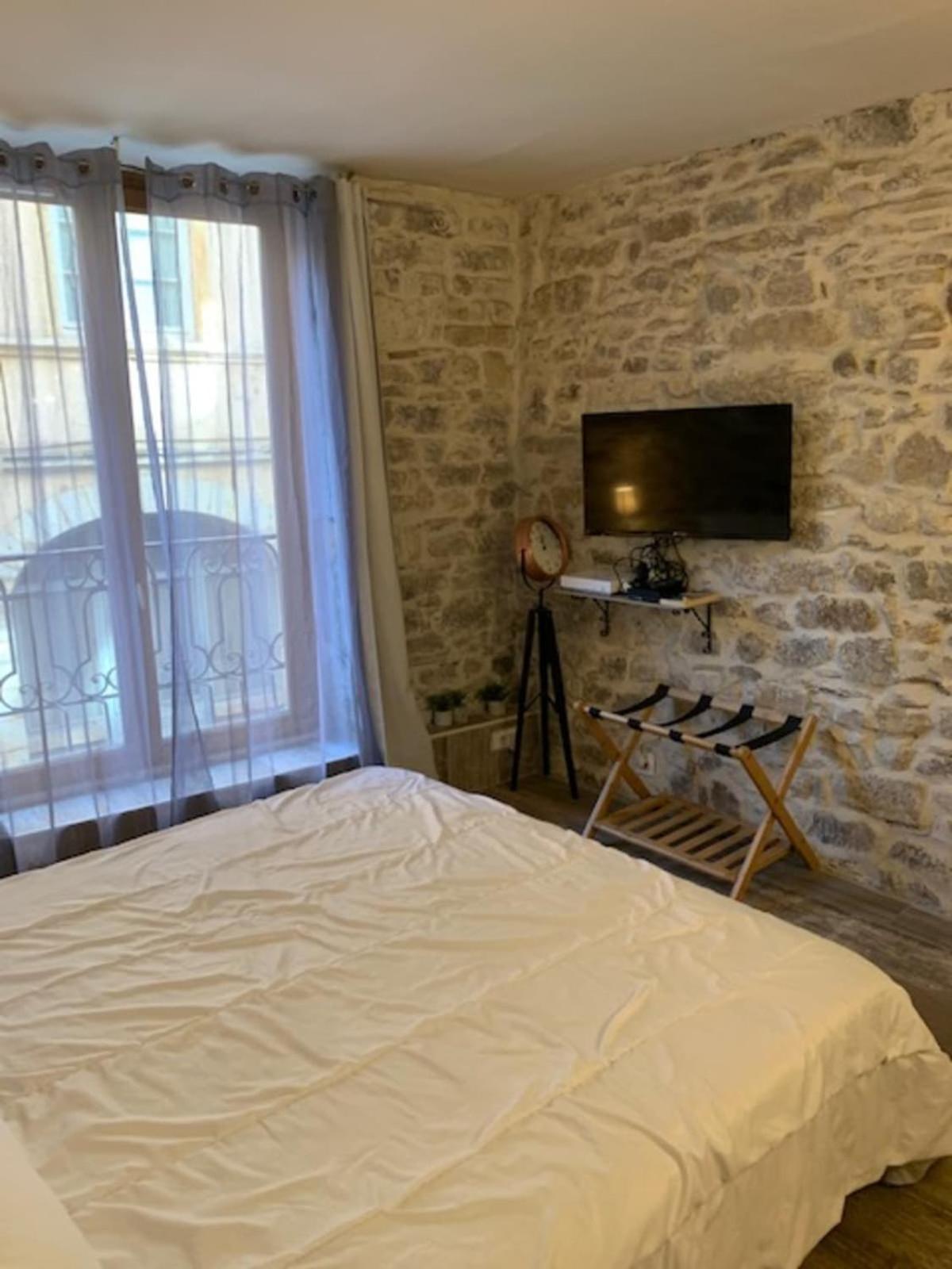 Studio With Exposed Stone Vieux Lyon Ngoại thất bức ảnh